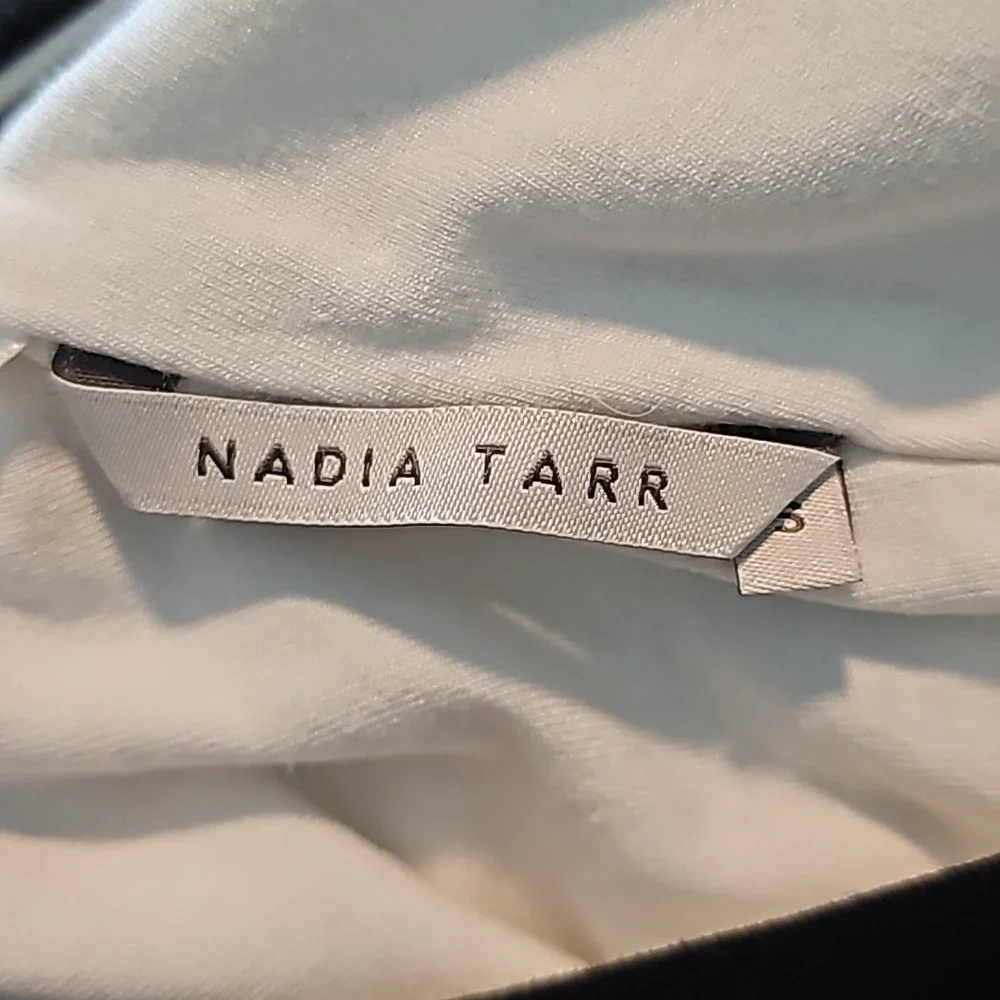 Nadia Tarr Cropped Long Sleeve Top - Picture 6 of 8